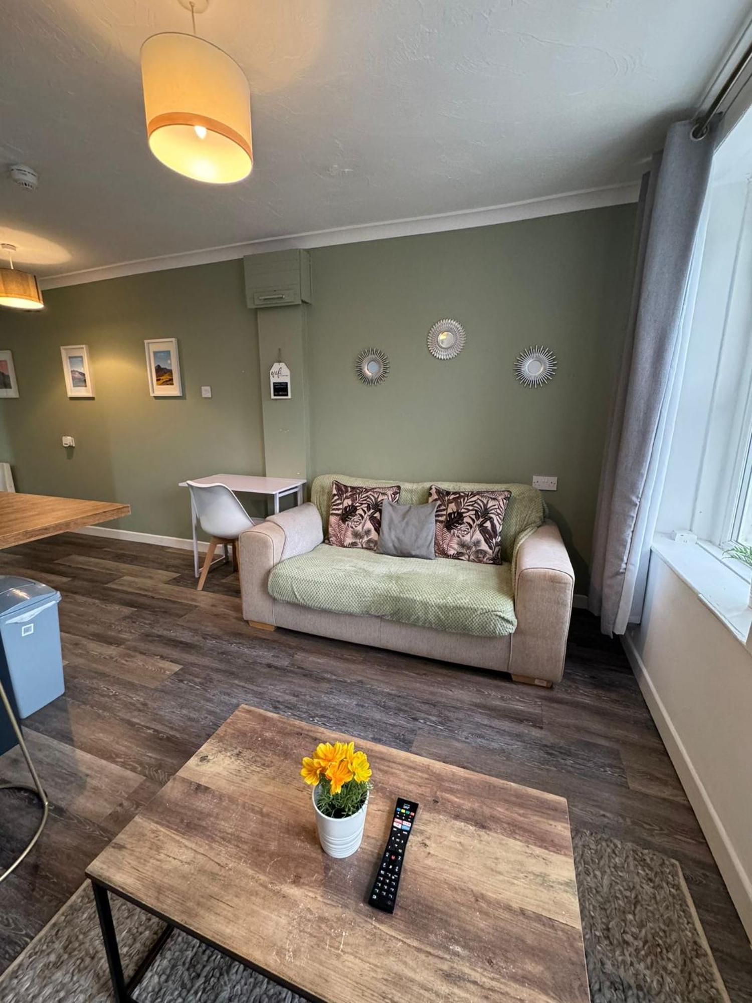 5B Queens Street, Уайтхейвън Екстериор снимка