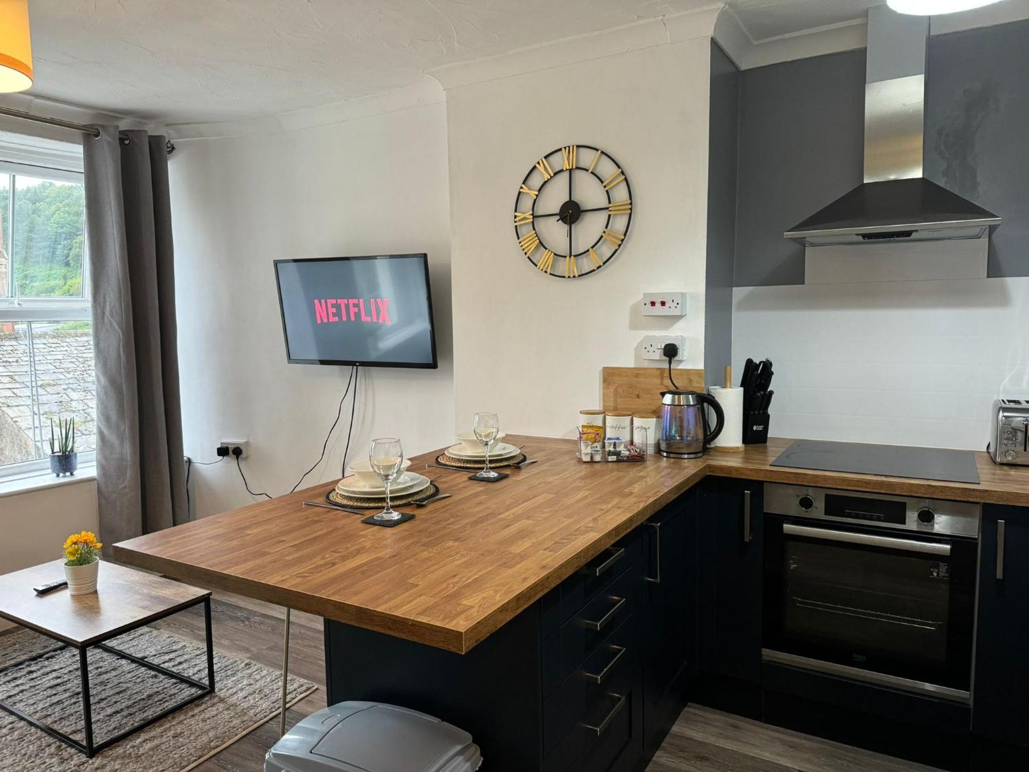 5B Queens Street, Уайтхейвън Екстериор снимка